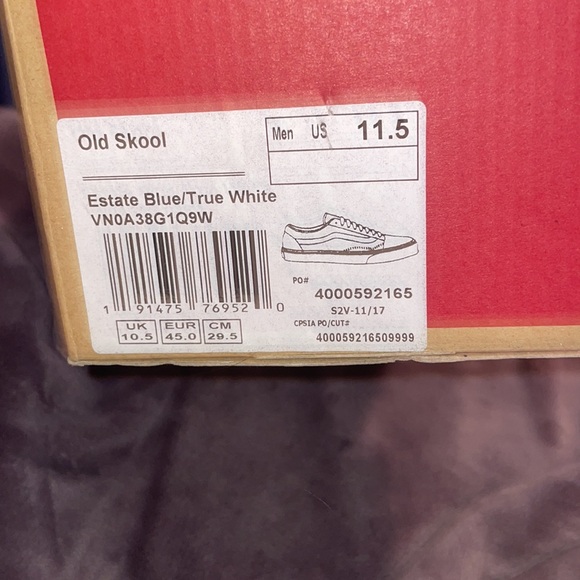 Men’s Vans in Amazing Condition - Picture 3 of 3